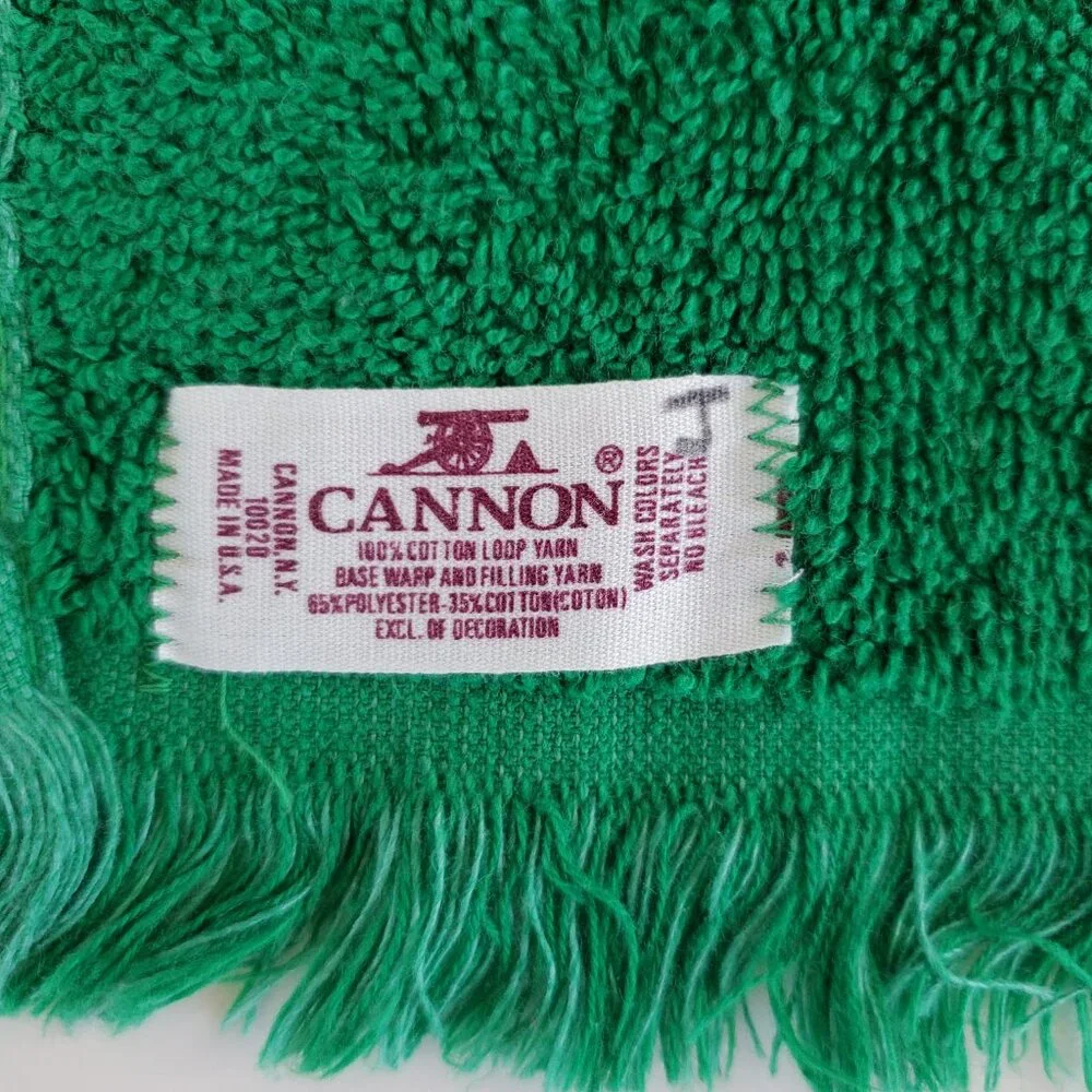 Christmas Holiday Fringe Fingertip Towels 3 Green 1 Red Applique Tree & Ornament